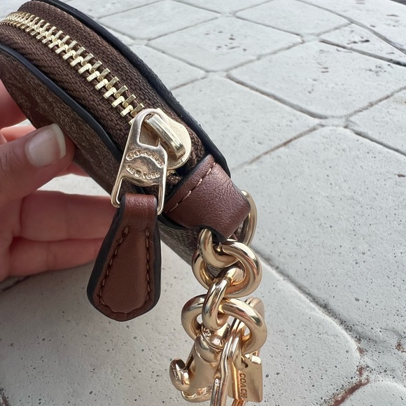 Coach circular coin pouch bag charm - Picture 5 of 8